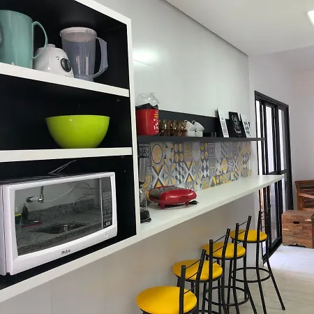 Apto Aconchegante, Bem Localizado, Churrasqueira Na Varanda, Servico De Limpeza Diaria, Servico De Praia - Pitangueiras - Guaruja-3
